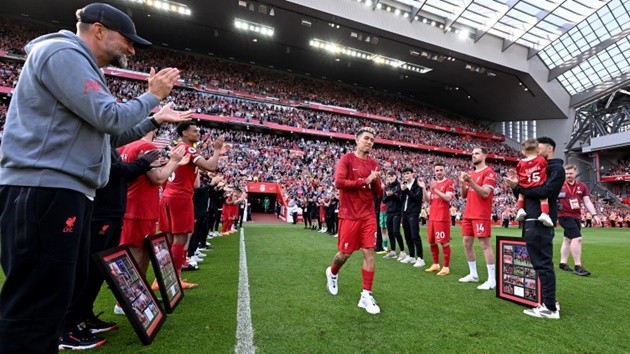 Klopp bộc lộ 50 sắc thái trên khán đài - Bóng Đá