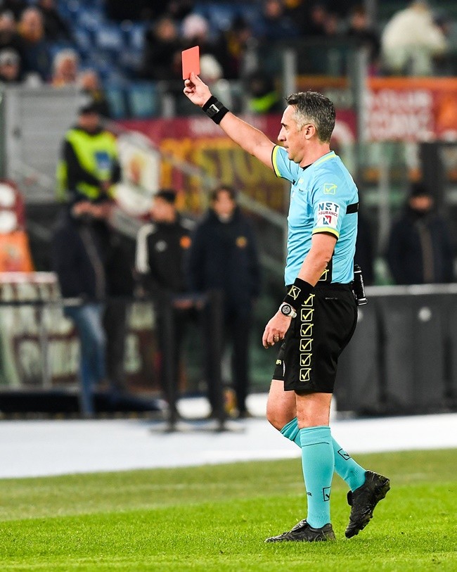 Mourinho thẻ đỏ - Bóng Đá