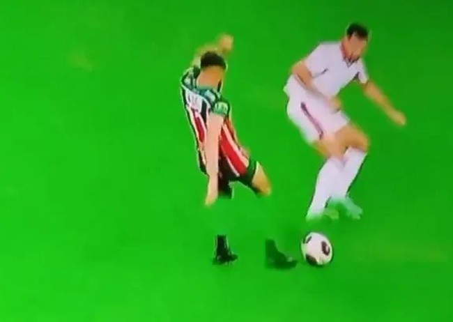 Footballers sent off after one player ‘rides the other like a horse’ before on-pitch bust-up - Bóng Đá