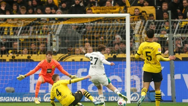 THREE THINGS WE LEARNED AS BORUSSIA DORTMUND COME FROM BEHIND TO BEAT BORUSSIA MÖNCHENGLADBACH 4-2 - Bóng Đá