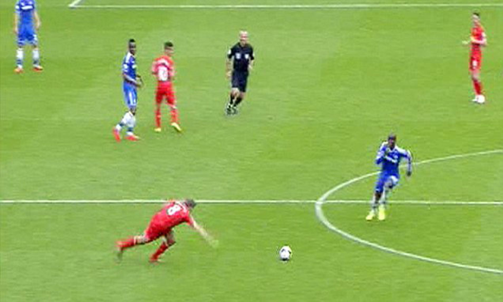 10 khoảnh khắc đáng nhớ nhất Premier League 10 năm qua: Cú sốc của Arsenal - Bóng Đá