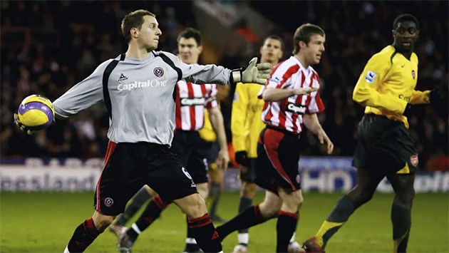 Olivier Giroud và những ngôi sao từng làm thủ môn bất đắc dĩ - Bóng Đá