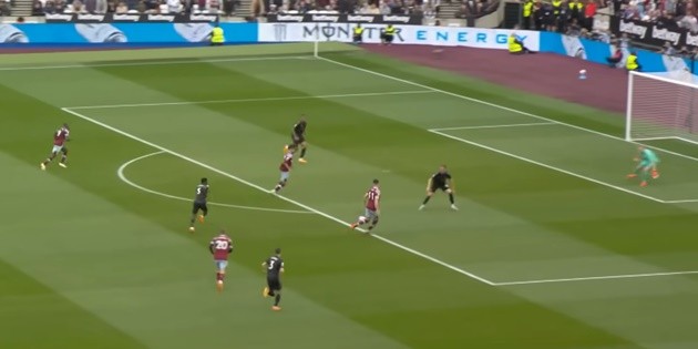 VAR lại gây tranh cãi khiến Arsenal mất điểm - Bóng Đá