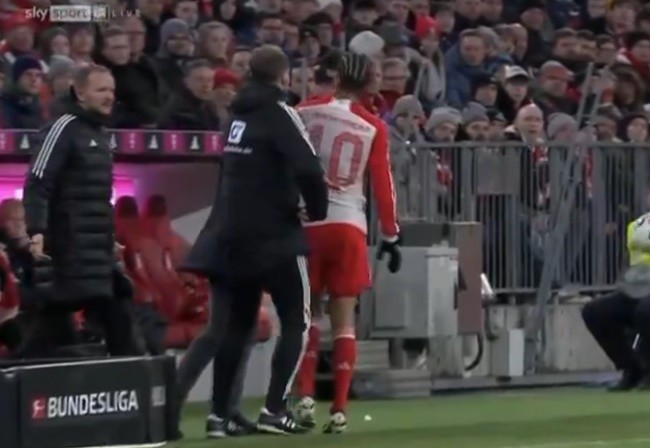 Toàn cảnh Sane nóng máu vì bị 