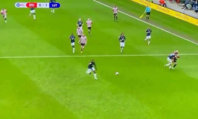 Thêm một hành vi phi thể thao gây phẫn nộ tại Anh - Bóng Đá