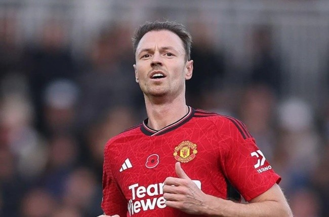 The eight Man Utd players that top pundits Neville, Keane, Carragher and Wright all agree must be ditched - Bóng Đá