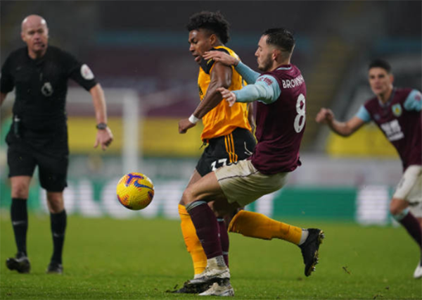 Hạ gục Wolves trên sân nhà, Burnley đào tẩu khỏi nhóm cầm đèn đỏ - Bóng Đá