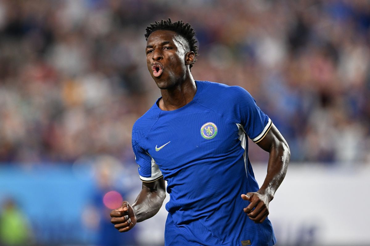 Chuyên gia cảnh báo Chelsea về Toney - Bóng Đá
