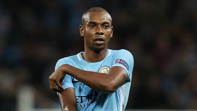 PSG quan tâm đến Fernandinho - Bóng Đá