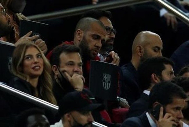 Dani Alves mở lời, Barca có tái ngộ? - Bóng Đá
