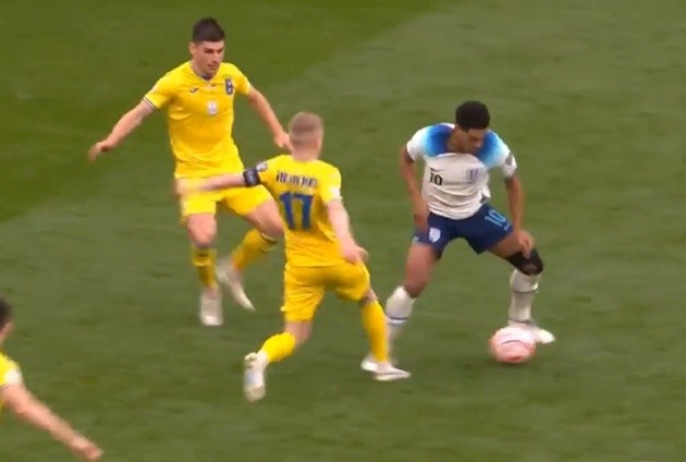 Toàn cảnh Ronaldo thể hiện sự hờn dỗi khi Al Nassr bị cầm chân - Bóng Đá