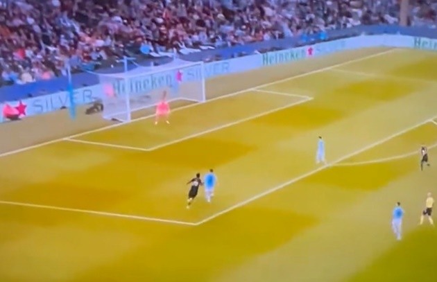 Thêm một ngôi sao 'bỏ túi' Vinicius - Bóng Đá