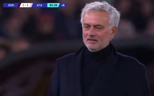 Mourinho thẻ đỏ - Bóng Đá