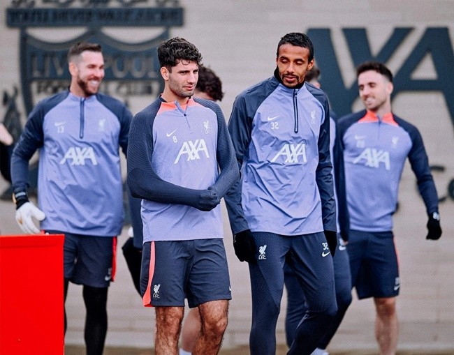 Toàn cảnh Salah bị tấn công, quân đội bảo vệ vào cuộc - Bóng Đá