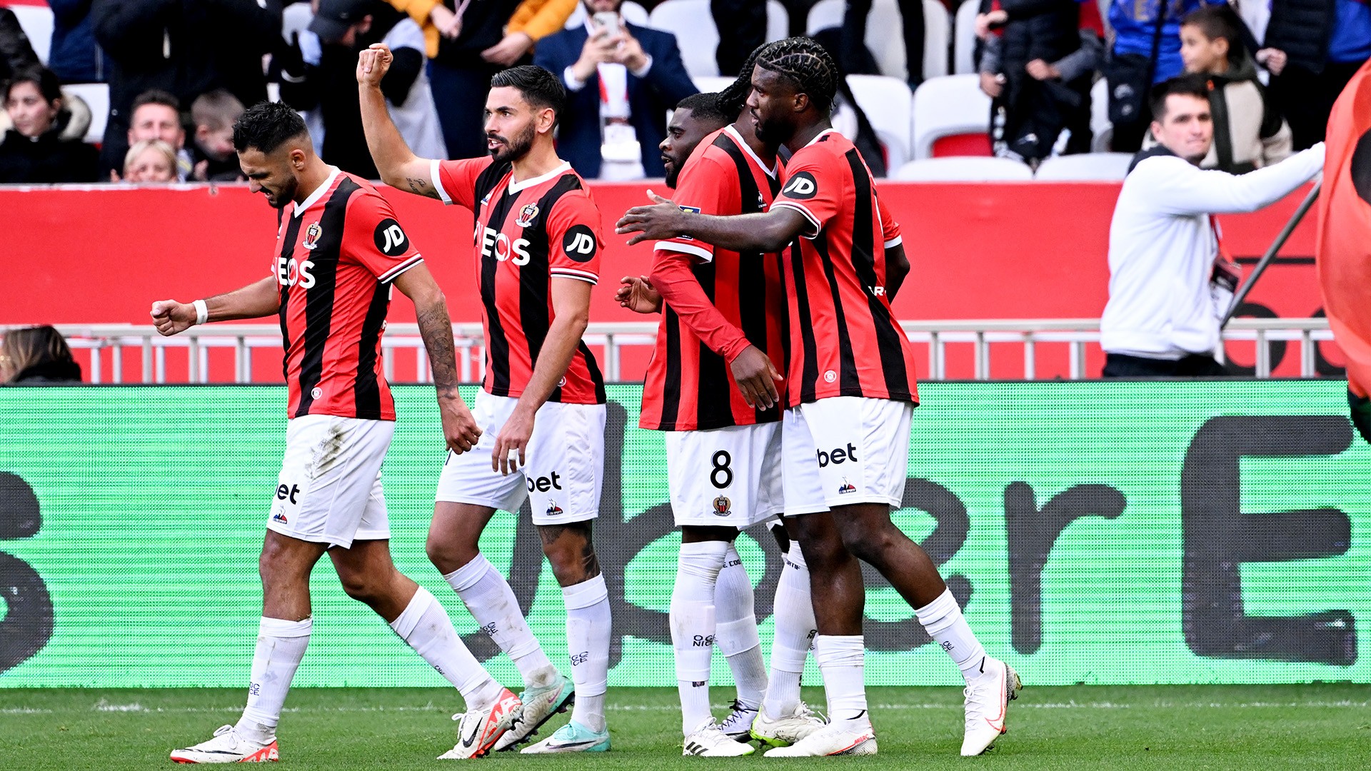 Xếp hạng 10 CLB mạnh nhất châu Âu hiện nay: Leverkusen quá bá - Bóng Đá