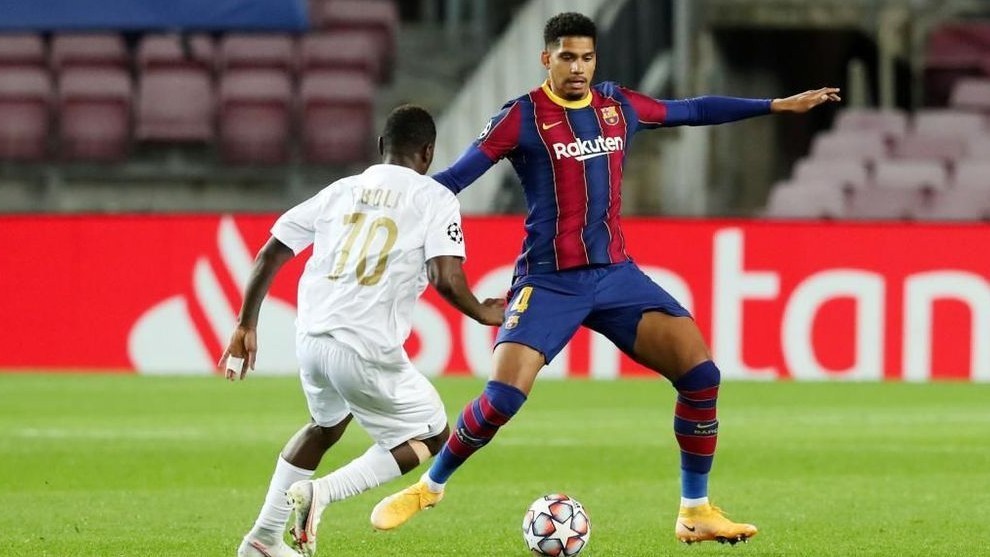 Atletico and Real Madrid also scouted Araujo - Bóng Đá