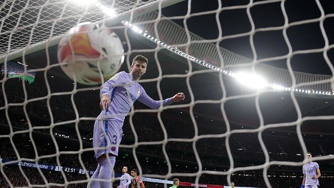 Pique: Barcelona could've played for three hours and not scored - Bóng Đá