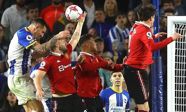 12 lần thu hồi bóng, thắng 8 tranh chấp: Cơn ác mộng của Man Utd - Bóng Đá