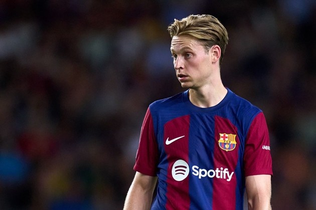 Frenkie De Jong khiến M.U, PSG 