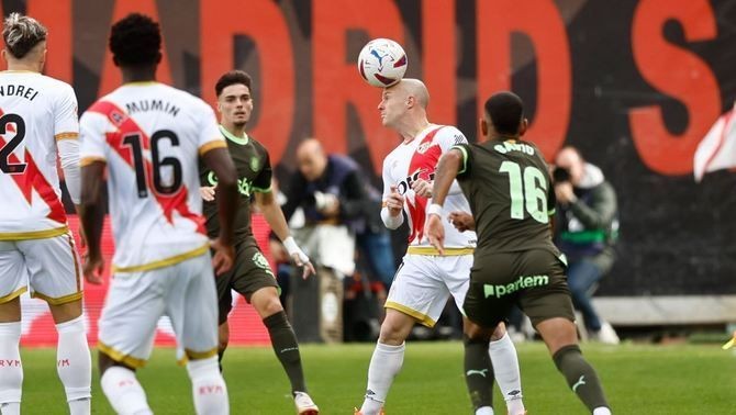 Girona độc chiếm đỉnh bảng La Liga, bỏ xa Real 5 điểm - Bóng Đá