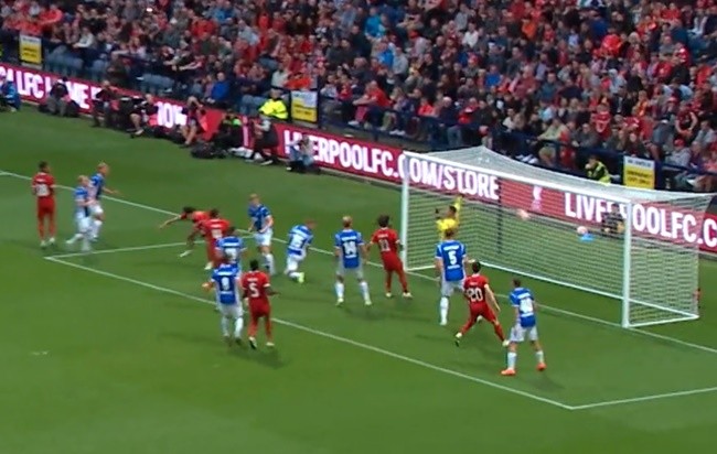 Diaz ghi bàn ngoạn mục - Bóng Đá