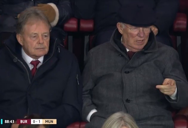 Sir Alex Ferguson not impressed with Solskjaer’s subs – as Man Utd legend is left speechless at Shaw replacing Martial - Bóng Đá