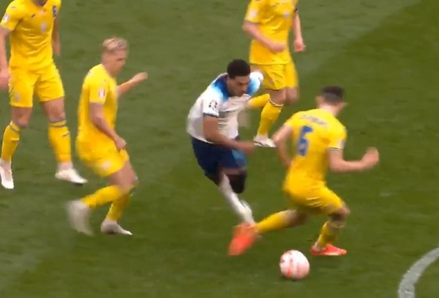 Toàn cảnh Ronaldo thể hiện sự hờn dỗi khi Al Nassr bị cầm chân - Bóng Đá