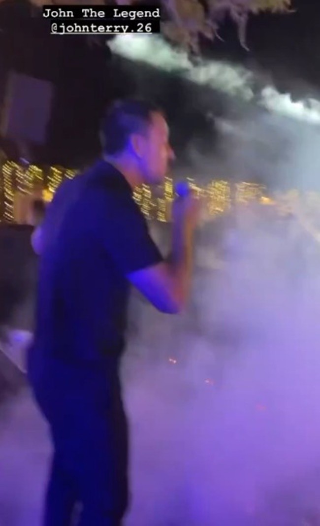 Ashley Cole marries stunning model fiancée Sharon Canu in lavish Italian wedding - Bóng Đá