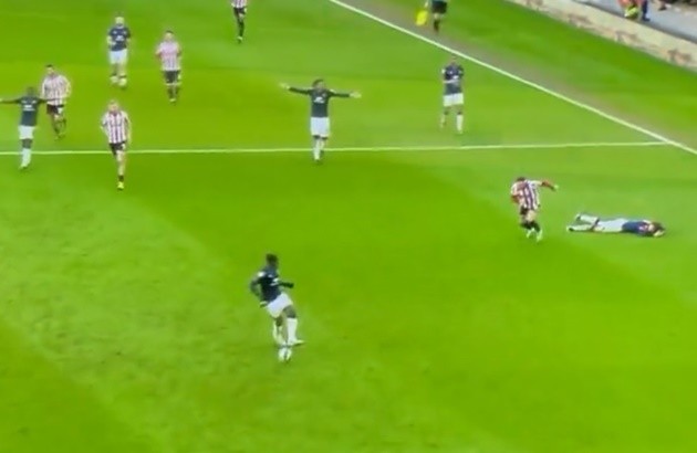 Thêm một hành vi phi thể thao gây phẫn nộ tại Anh - Bóng Đá