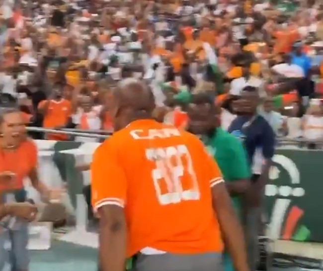 Watch Chelsea legend Didier Drogba’s wild celebrations - Bóng Đá
