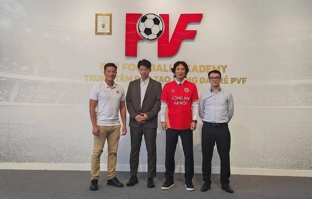 HLV Gong có thể mang đến điềm lành cho ông Troussier? - Bóng Đá