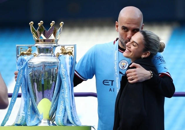 Man City stars joined on the pitch by glamorous Wags - Bóng Đá