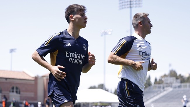 Toàn cảnh Sane nóng máu vì bị 