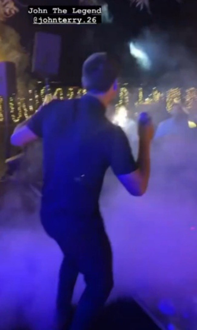 Ashley Cole marries stunning model fiancée Sharon Canu in lavish Italian wedding - Bóng Đá