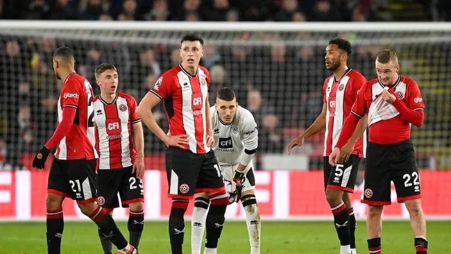 Premier League coi như rõ đội bóng rớt hạng đầu tiên - Bóng Đá