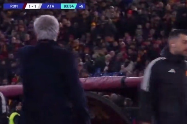 Mourinho thẻ đỏ - Bóng Đá