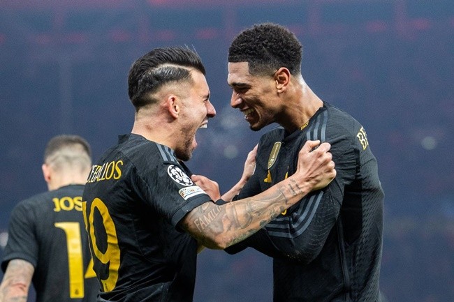 Rót bóng như Beckham, Bellingham quá toàn năng - Bóng Đá