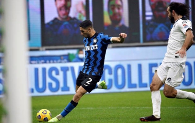 Erling Haaland and girlfriend Isabel Johansen make a splash on well-earned summer break - Bóng Đá