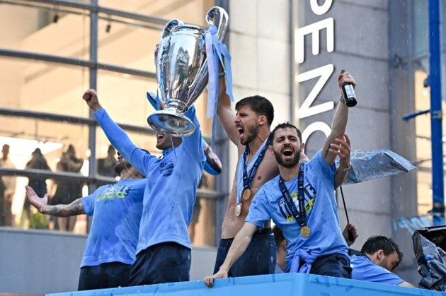 Toàn cảnh 4 ngày ăn mừng không ngừng nghỉ của Man City - Bóng Đá