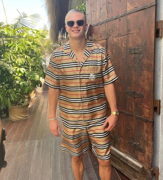 Ngả mũ trước Rico Lewis - Bóng Đá