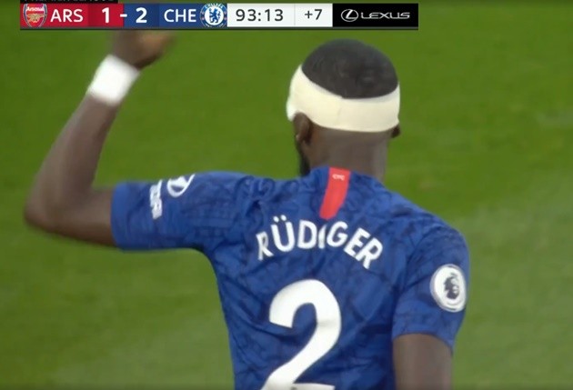 Antonio Rudiger fumes at Kepa Arrizabalaga in argument during Chelsea’s win over Arsenal - Bóng Đá