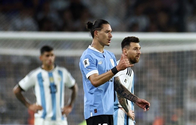 Hàng Liverpool làm rung chuyển dư luận - Bóng Đá