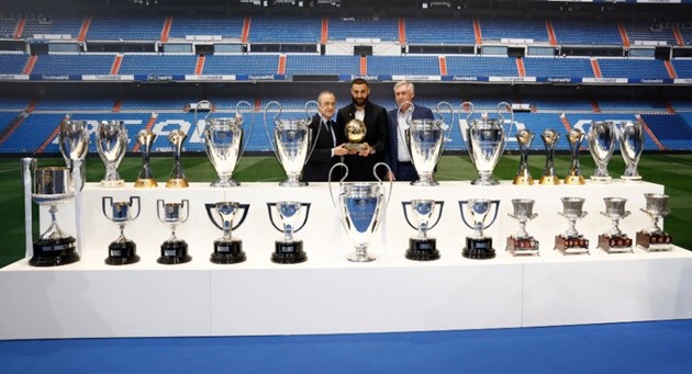 Watch Premier League legend break down in tears as he announces £47m transfer to Saudi Arabia - Bóng Đá