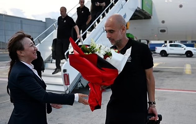 Hàng ngàn người hâm mộ Manchester City đổ về Istanbul  - Bóng Đá