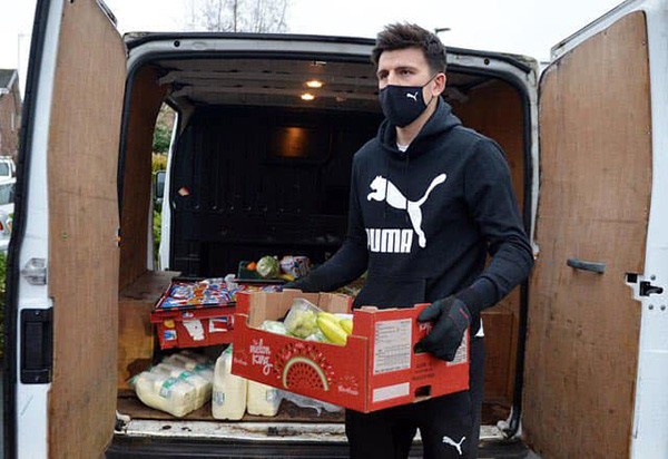 Các sao Man Utd đón Giáng Sinh: Lindelof 