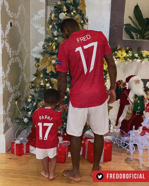 Các sao Man Utd đón Giáng Sinh: Lindelof 