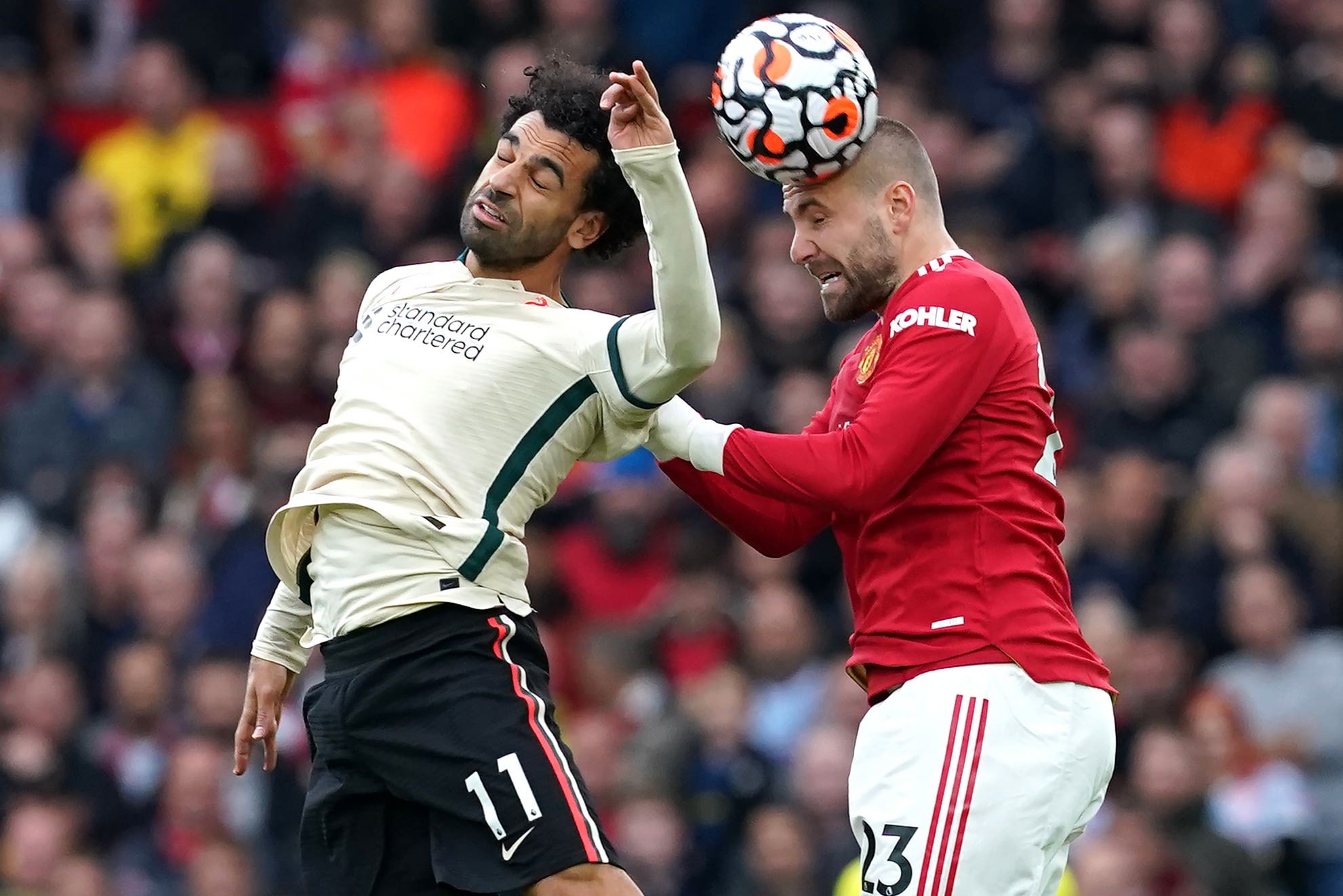 Hàng thủ đắt giá 300 triệu của Man Utd chỉ có đúng 1 trận giữ sạch lưới - Bóng Đá