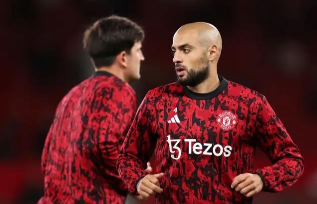 Erik ten Hag explains decision to give Sofyan Amrabat full Manchester United debut at full-back - Bóng Đá