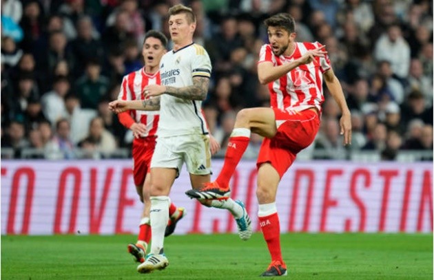 Ngược dòng phút chót, Real làm bùng nổ Bernabeu - Bóng Đá