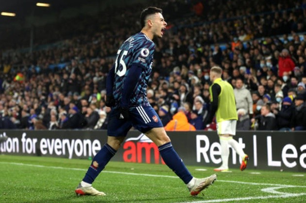 Arsenal bị cấm ăn mừng, Saka biểu diễn ma thuật - Bóng Đá